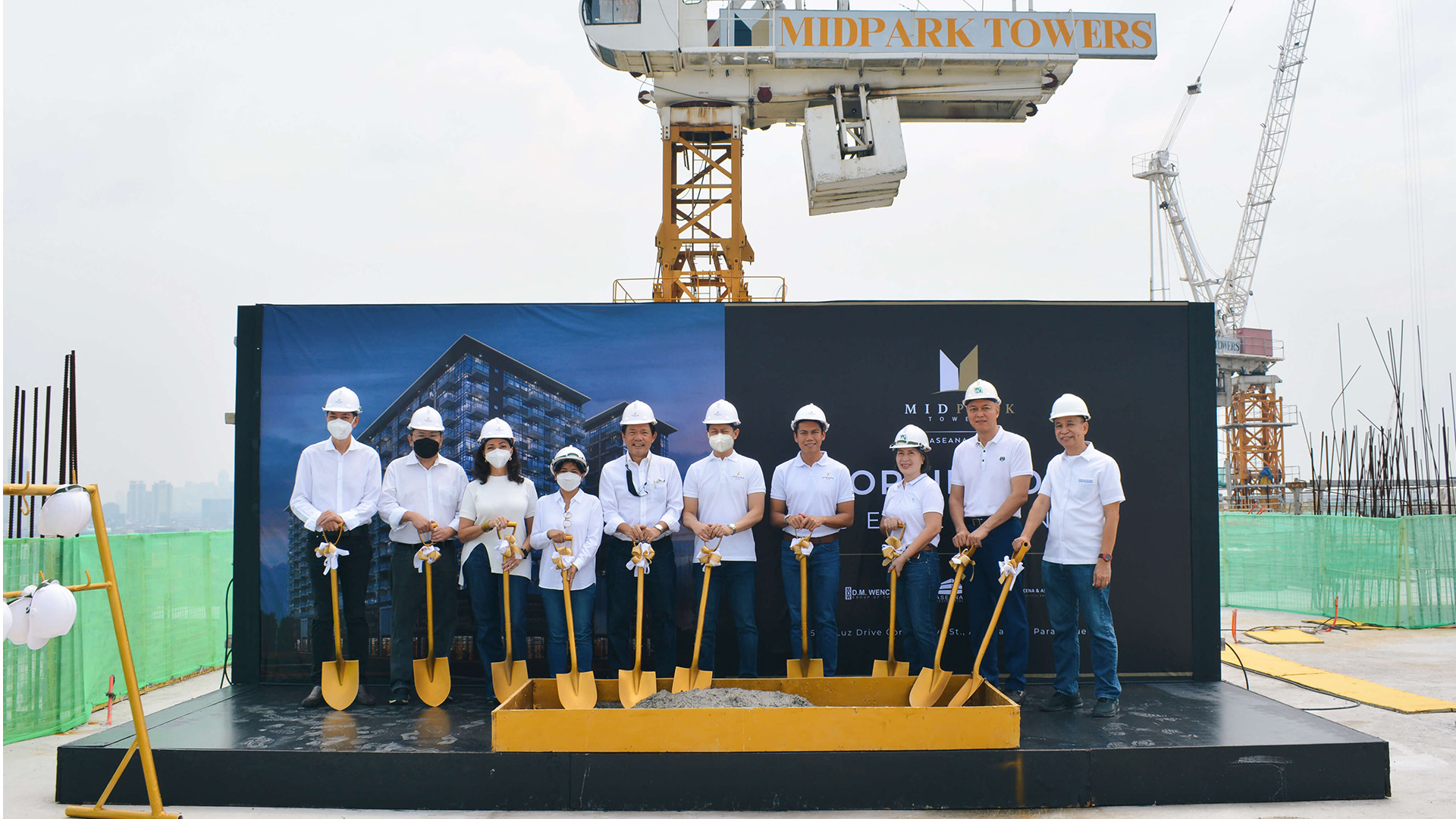 D.M. Wenceslao Tops Off Fourth and Final Tower of MidPark Towers in Aseana City